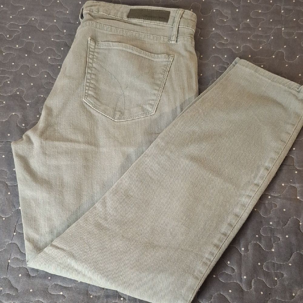 Calvin Klein Cropped Skinny Stylish Light Gray Jeans Size 8
